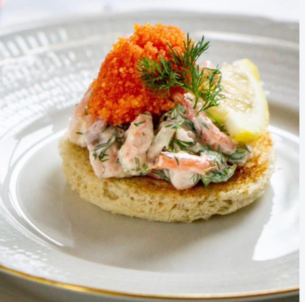 Klassisk Toast Skagen på Hamnkrogen Torekov